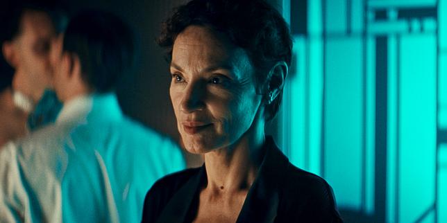 « Le Système Victoria » : incartades amoureuses avec Jeanne Balibar, à l’ombre d’une tour infernale