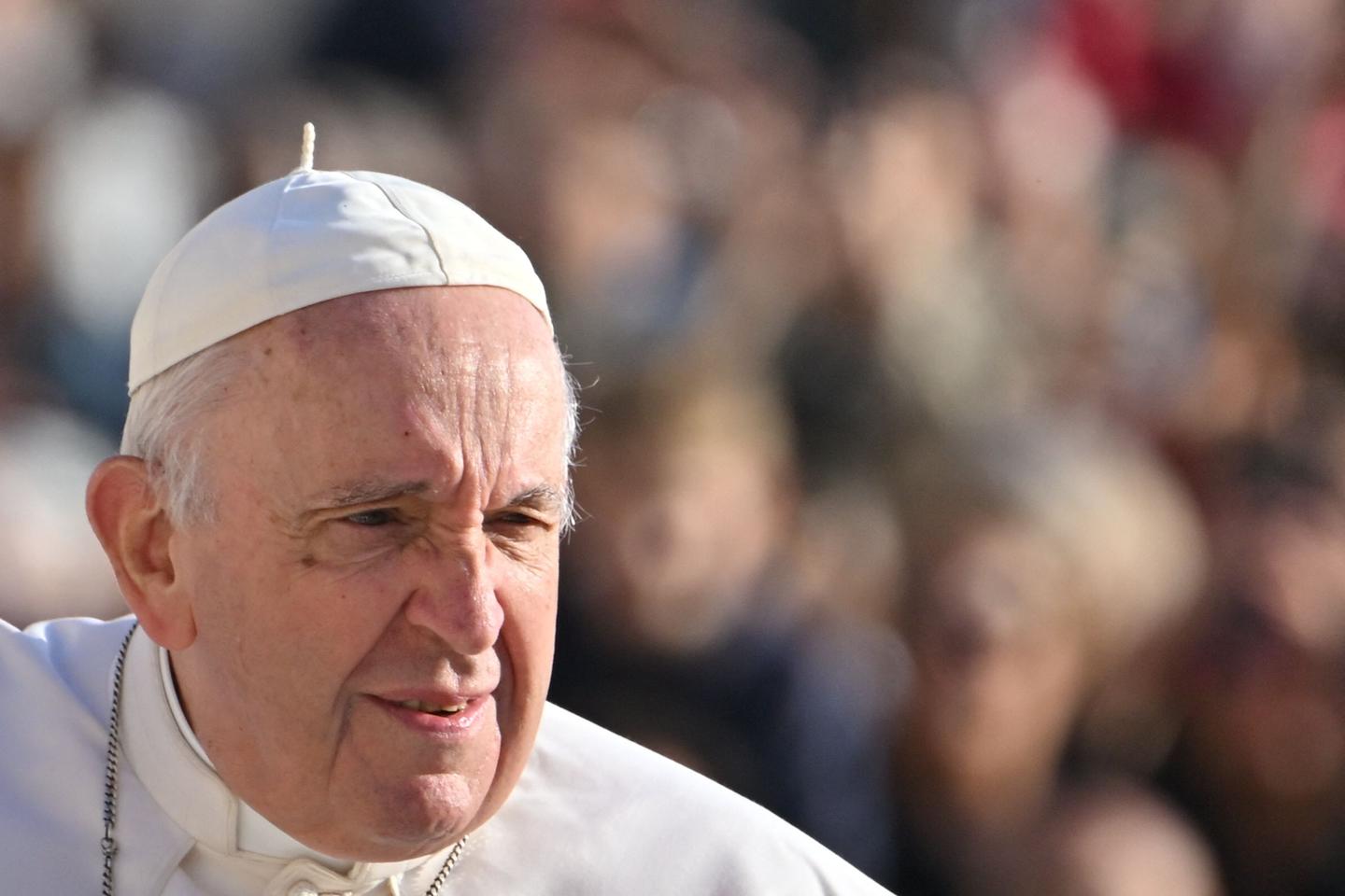 Pope 'stable' and resting in hospital, missing third Sunday prayers