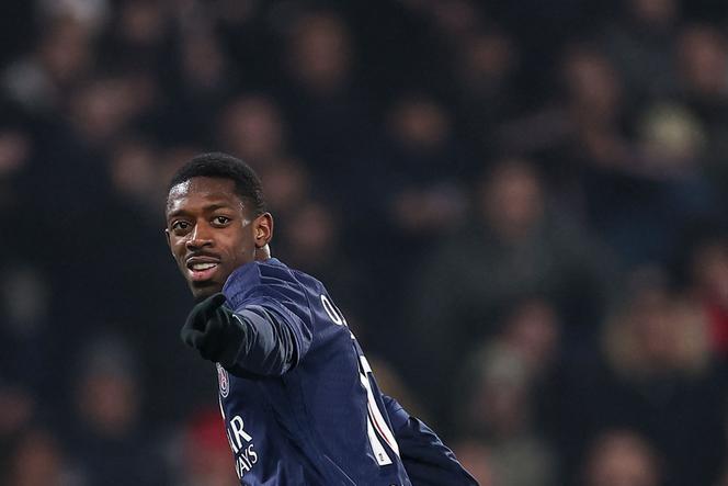 يحتفل أوسمان ديمبيلي بالهدف الثالث ل PSG في مباراة Ligue 1 ضد Lille ، في Parc des Princes ، في 1 مارس 2025.