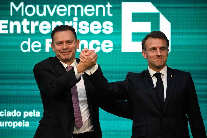 Le premier ministre portugais, Luis Montenegro, et le président de la République français, Emmanuel Macron, le 28  février, à Porto (Portugal). 