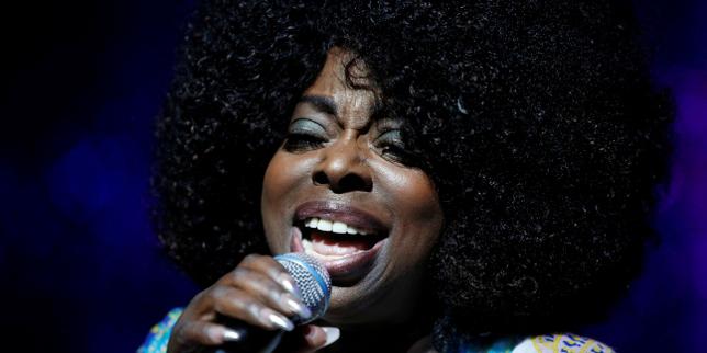 Angie Stone, pionnière du rap et figure de la neo soul, meurt dans un accident