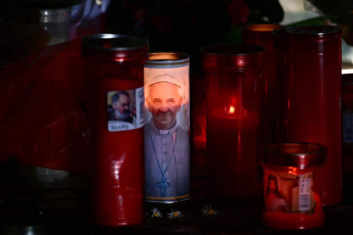 Pope Francis suffers two episodes of 'acute respiratory failure'