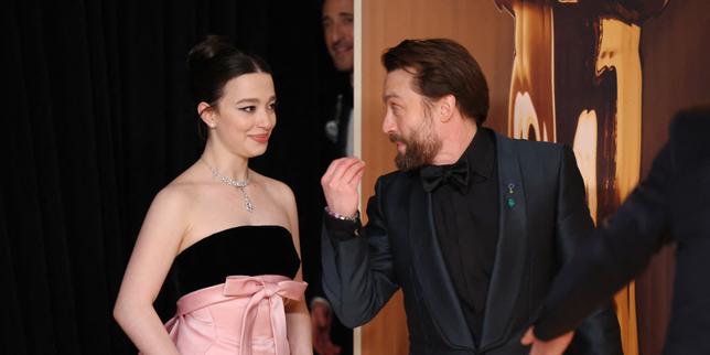 Oscars 2025 : triomphe d’« Anora », déception d’« Emilia Pérez », malgré le prix de Zoe Saldana, et des statuettes pour Adrien Brody (« The Brutalist ») et « Flow »