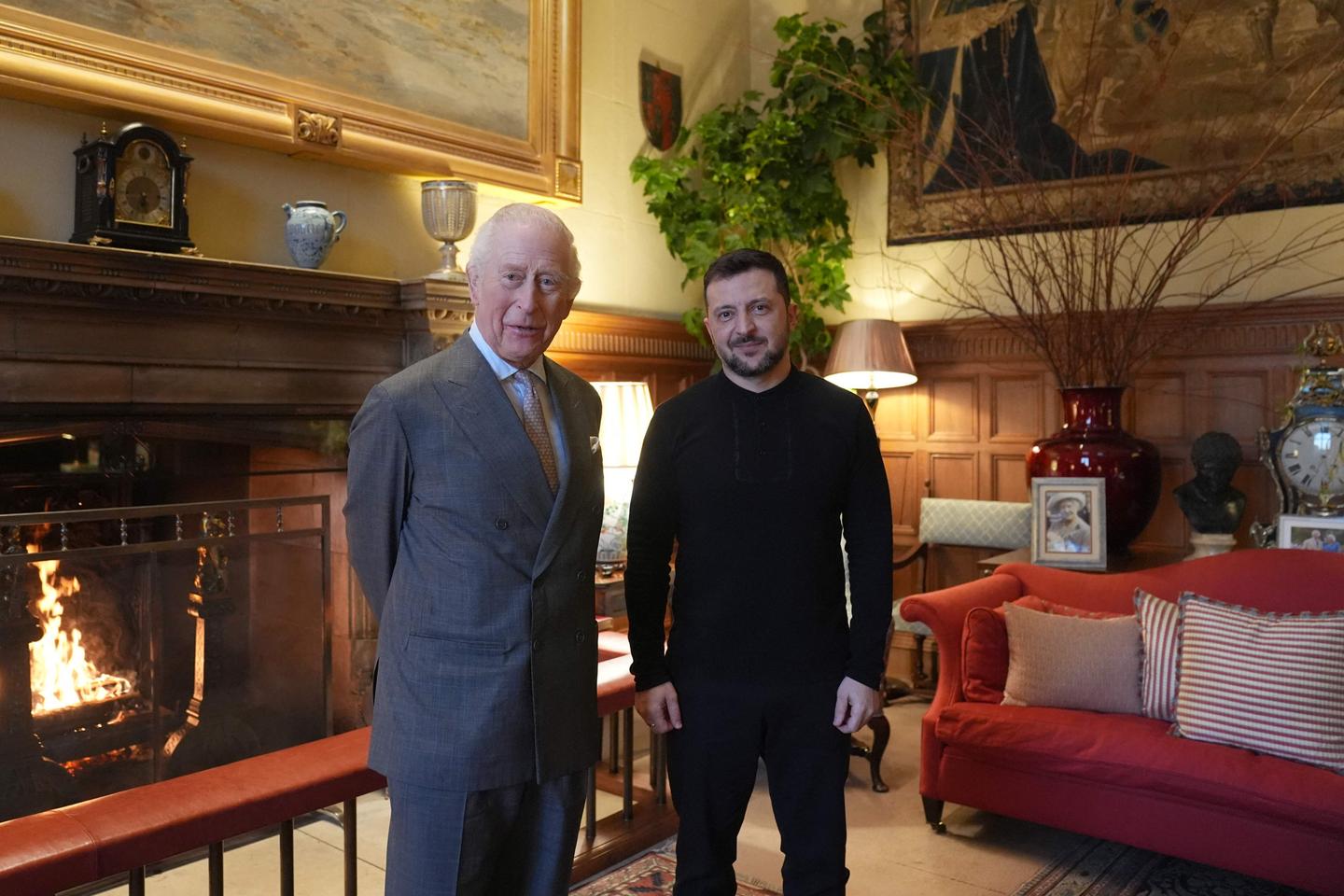 Zelensky celebrated in London but criticized again in Washington