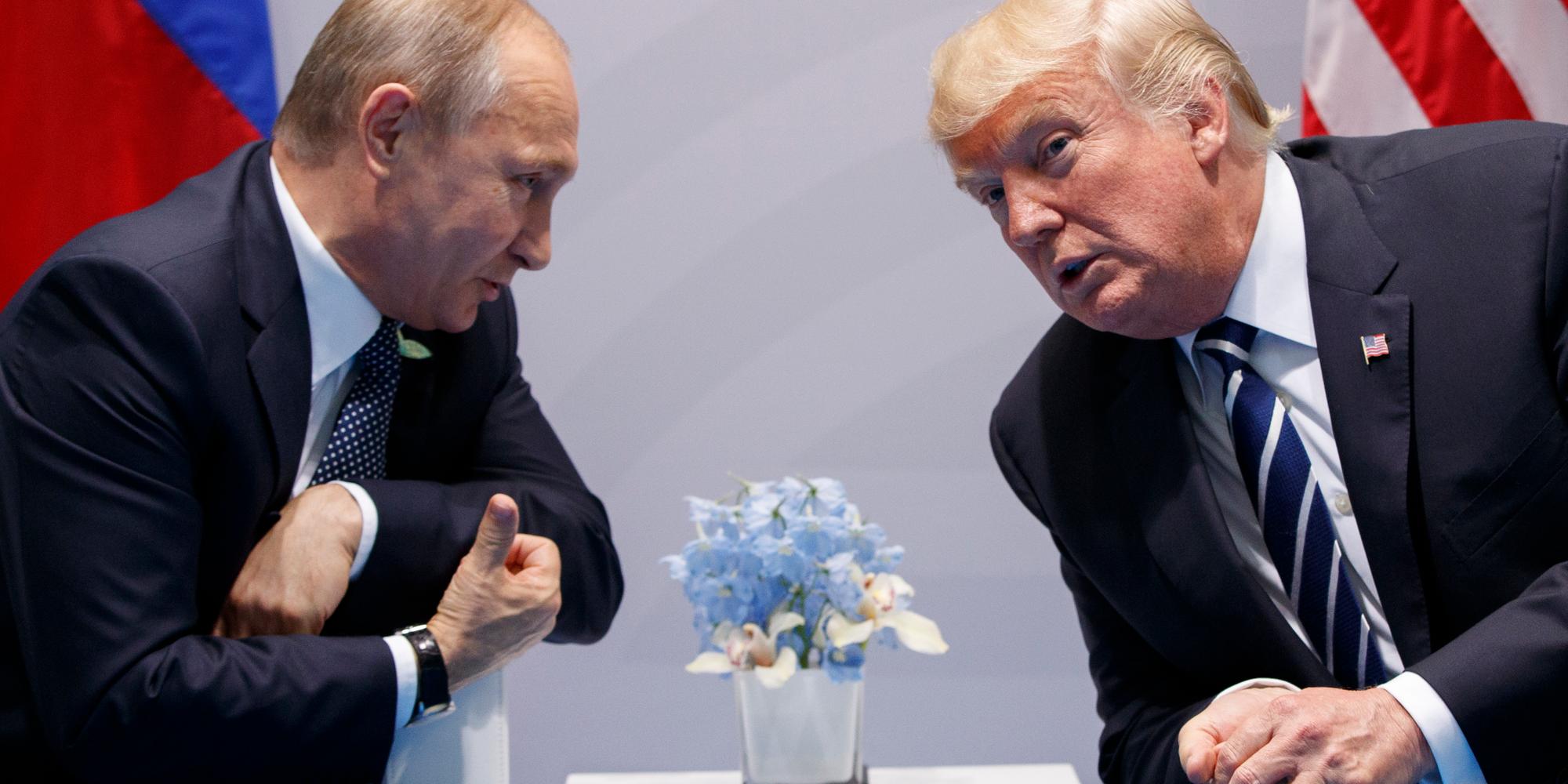 Vladimir Poutine et Donald Trump lors d’un sommet du G20 à Hambourg, le 7 juillet 2017.