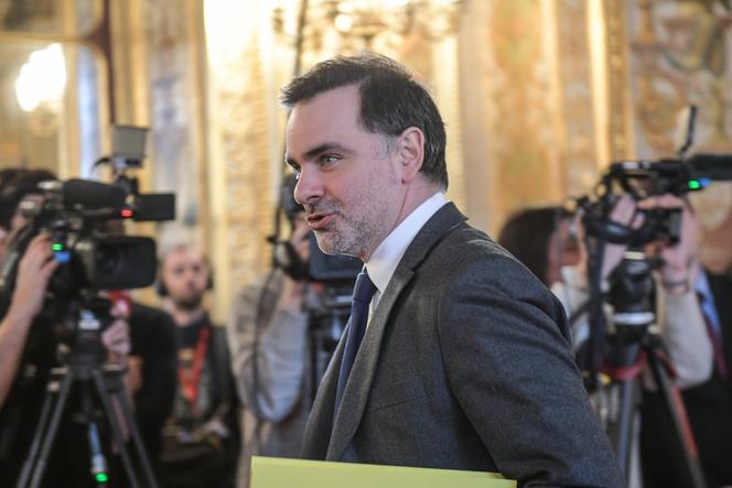 O ministro do Comércio Exterior, Laurent Saint Martin, durante a Declaração da Política Geral de François Bayrou, no Senado, em Paris, em 15 de janeiro de 2025.