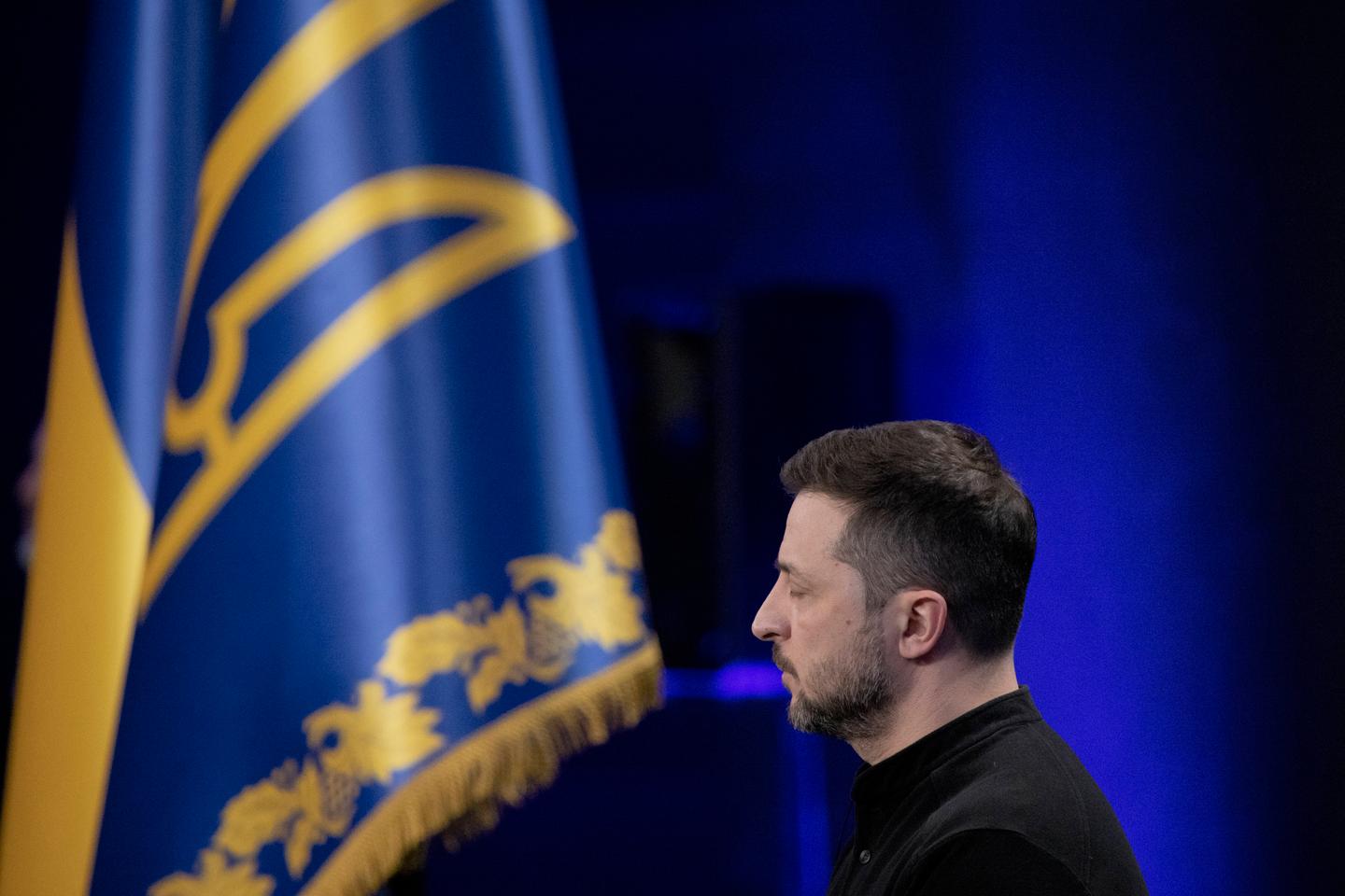 Zelensky looks to renew contact with Trump