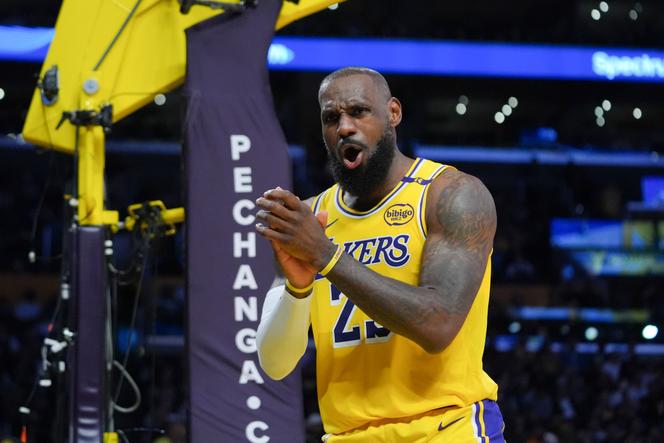 Terça -feira, 4 de março, LeBron James se tornou um recorde absoluto do número de pontos marcados na NBA excedendo 50.000 unidades.