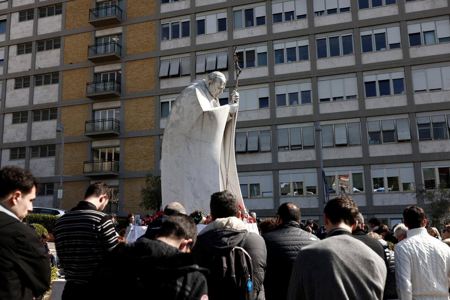 Pope Francis' long hospitalization raises renunciation question