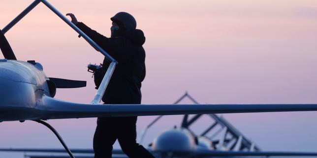 Comment les drones ukrainiens à long rayon d’action se jouent-ils des défenses russes ?