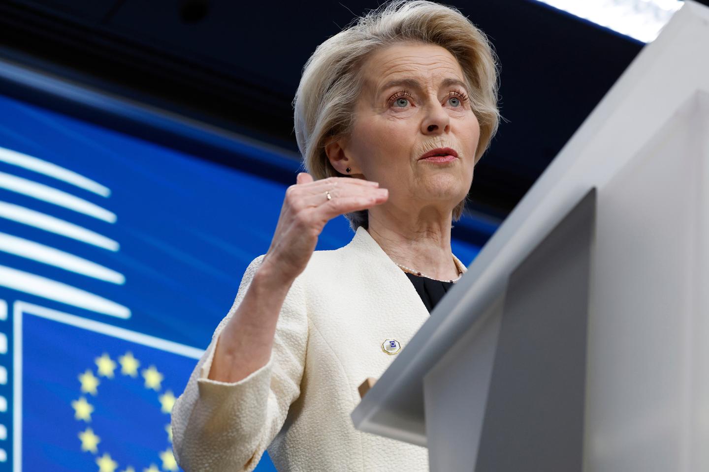 Europe decides to take its security into its own hands, without breaking with US