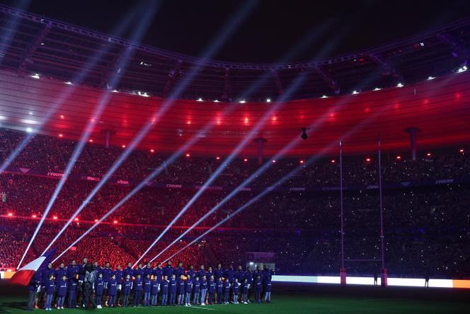 Os jogadores do XV da França antes da partida de abertura do torneio das Seis Nações contra o País de Gales, em 31 de janeiro de 2025, em Saint-denis (Seine-Saint-DeNis).