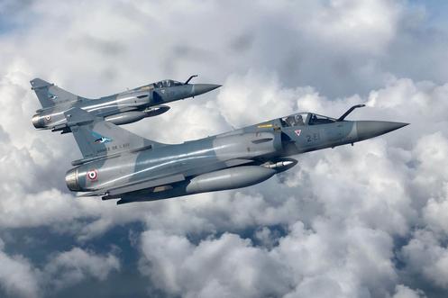 Deux Mirage 2000 en vol au-dessus de l’Estonie, le 30 march 2022.