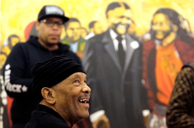 O músico Roy Ayers, no centro de fundos, em Soweto, África do Sul, 29 de setembro de 2017.