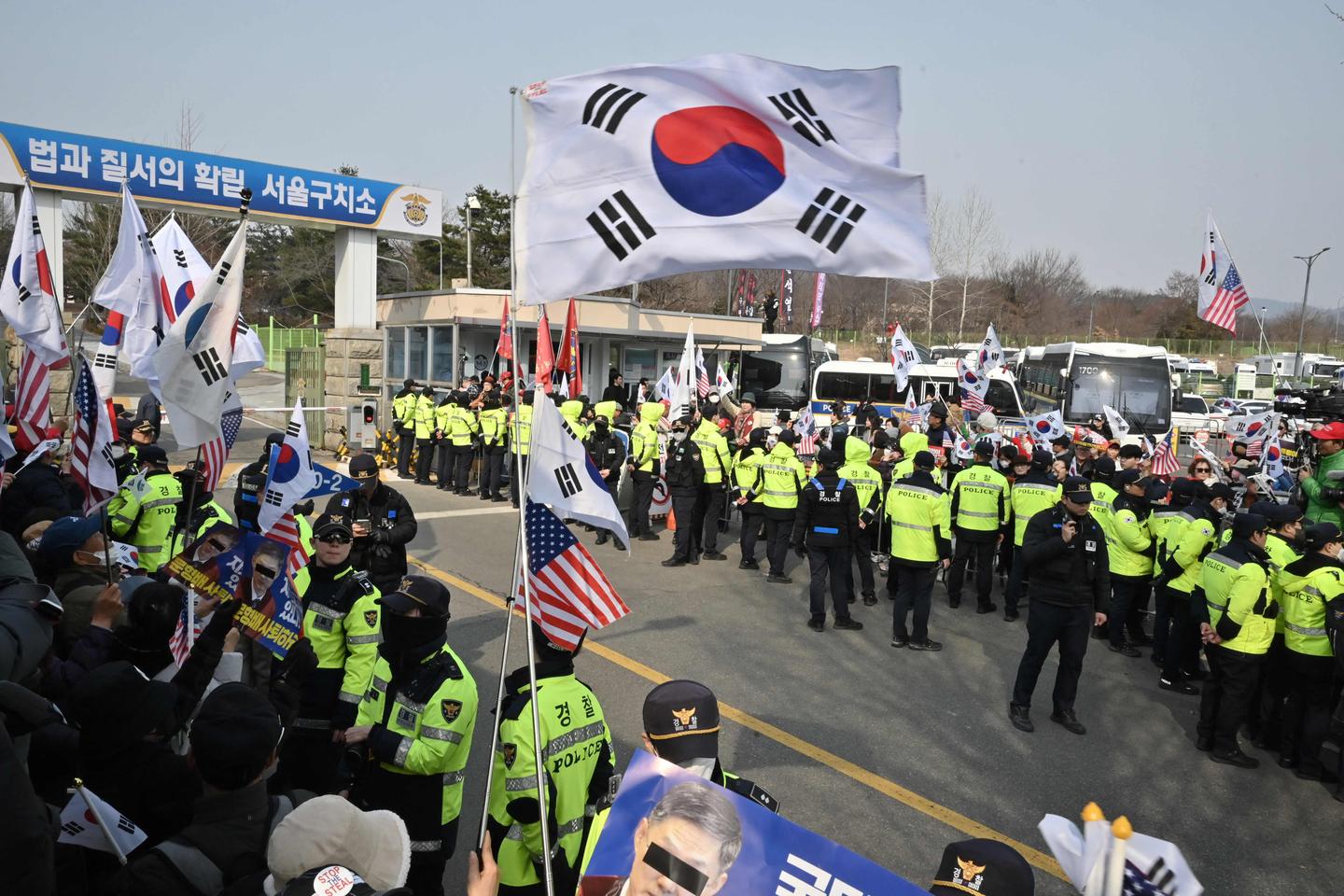 South Korean court cancels arrest warrant of impeached president