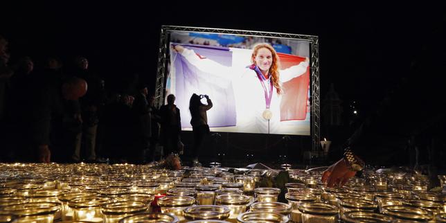Dix ans après l’accident d’hélicoptère de l’émission « Dropped », les familles des victimes attendent toujours un procès pénal