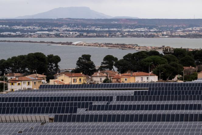 Des panneaux photovoltaïques à Chateauneuf-les-Martigues (Bouches-du-Rhône), le 28 janvier 2025. 