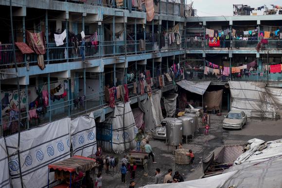 Des Palestiniens déplacés dans une école gérée par l’UNRWA, à l’ouest de la ville de Gaza, le 9 mars 2025.