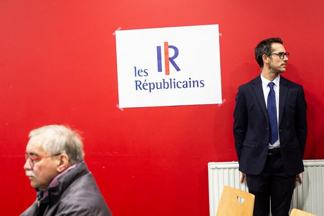 Une réunion publique du parti Les Républicains avec Laurent Wauquiez. A Talant (Cote d Or), France, le 28 novembre 2024 