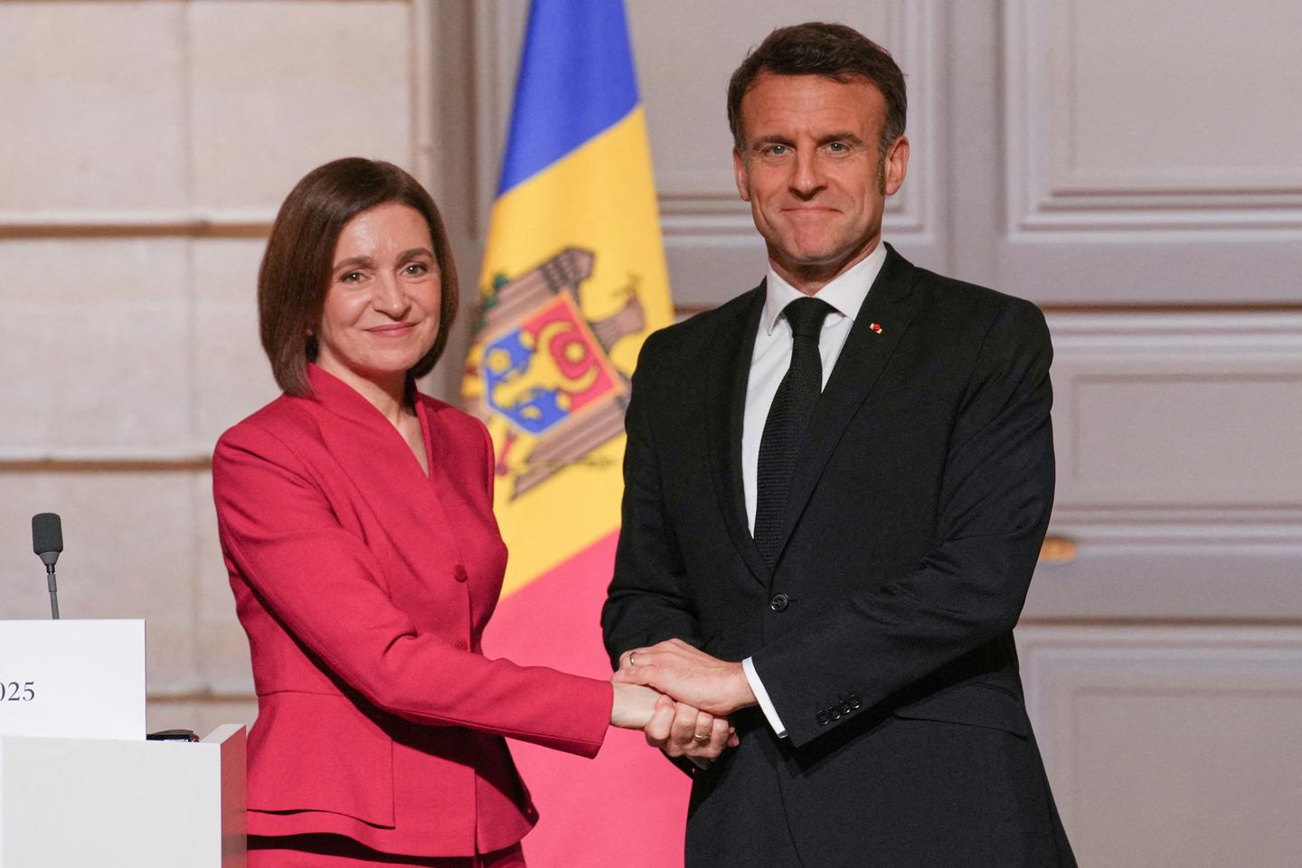 Macron condemns Russian disinformation efforts in Moldova and pledges support for its stability