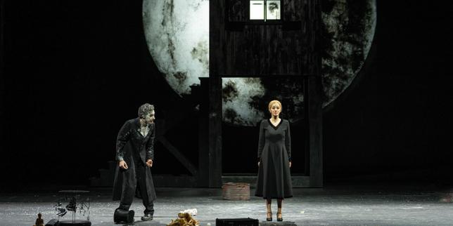 Au Théâtre du Châtelet, un « Peer Gynt » d’Olivier Py, pris au piège d’un réel peu amène