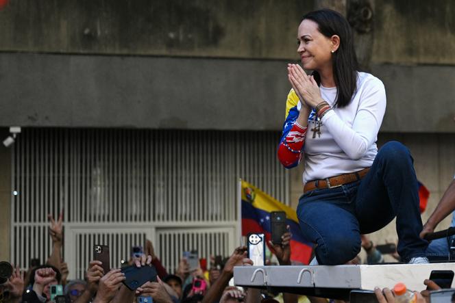 Maria Corina Machado, chef de file de l’opposition vénézuélienne, lors d’une manifestation organisée par l’opposition à la veille de l’investiture présidentielle, à Caracas, le 9 janvier 2025.