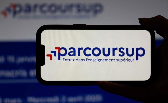 Le logo de Parcoursup sur un smartphone, à Paris, le 15 janvier 2025.