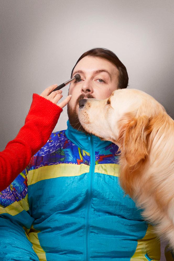 Moguiz et son chien Gohan, en novembre 2024.
