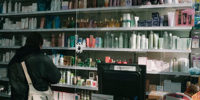 Médicaments génériques : la baisse des remises commerciales aux pharmaciens suspendue pendant trois mois