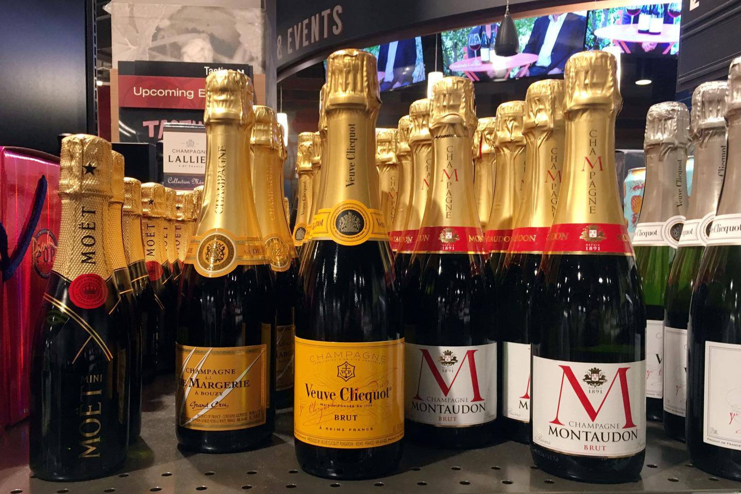 Trump threatens 200% tariff on wine, champagne from France, other EU countries
