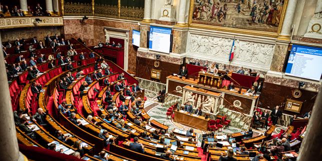 A l’Assemblée nationale, les députés votent leur soutien à l’Ukraine en dévoilant une ligne de fracture