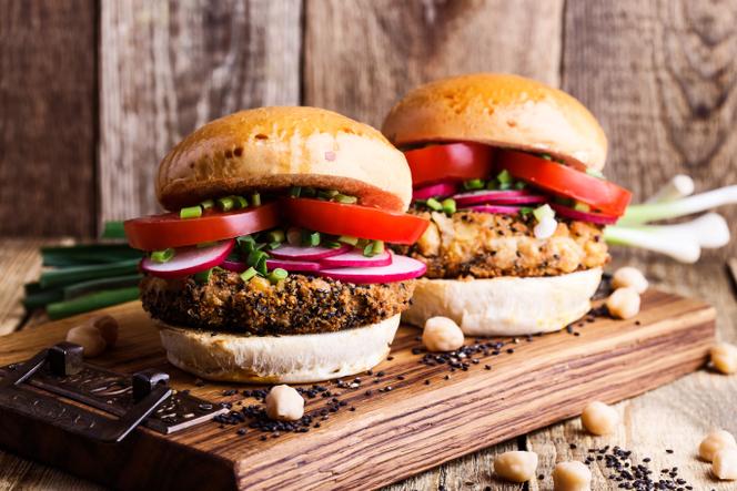 Burger végan au steak de pois chiches.