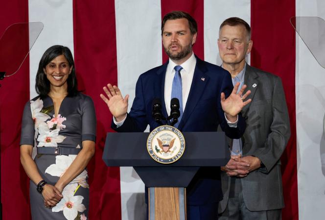 Usha et J. D. Vance à Bay City, dans le Michigan, le 14 mars 2025.