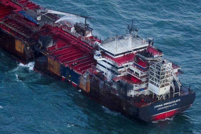 Le pétrolier « Stena-Immaculate » après sa collision avec un cargo au large de la côte nord-est de l’Angleterre, le 11 mars 2025.