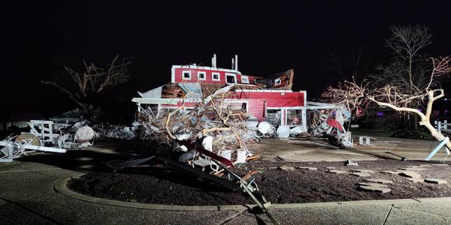 Aux Etats-Unis, des tornades font dix-huit morts et des dizaines de blessés