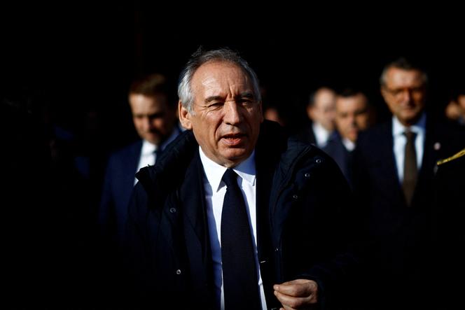 François Bayrou lors d’une visite de l’usine d’Alstom à Aytré, près de La Rochelle, vendredi 14 mars 2025.