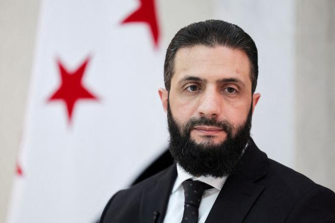 O presidente sírio em exercício, Ahmed al-Charaa, no Palácio Presidencial, em Damasco, em 10 de março de 2025.