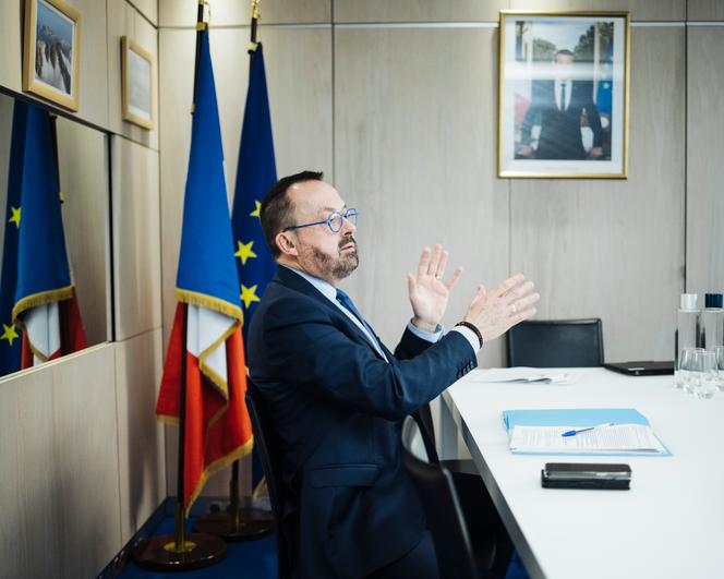 Yannick Neuder, ministre de la santé et de l’accès aux soins, au ministère de la santé, à Paris, le 11 février 2025.