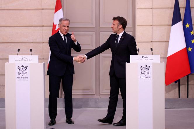 Emmanuel Macron et le premier ministre canadien, Mark Carney, à Paris le 17 mars 2025. 