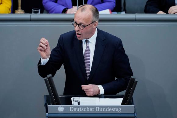Friedrich Merz devant le Bundestag, à Berlin, mardi 18 mars 2025.
