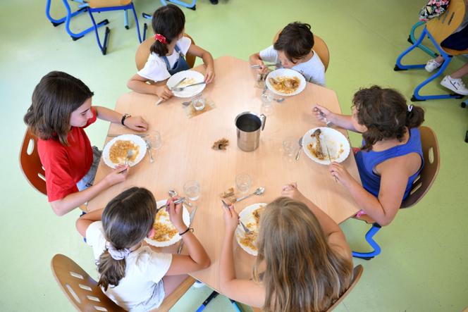 Une cantine scolaire à Saint-Rémy-de-Provence (Bouches-du-Rhône), le 23 juin 2022.