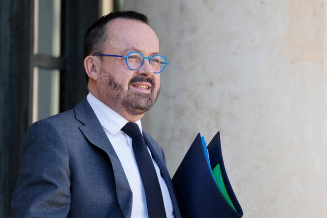 Le ministre de la santé, Yannick Neuder, à Paris, le 19 mars 2025.