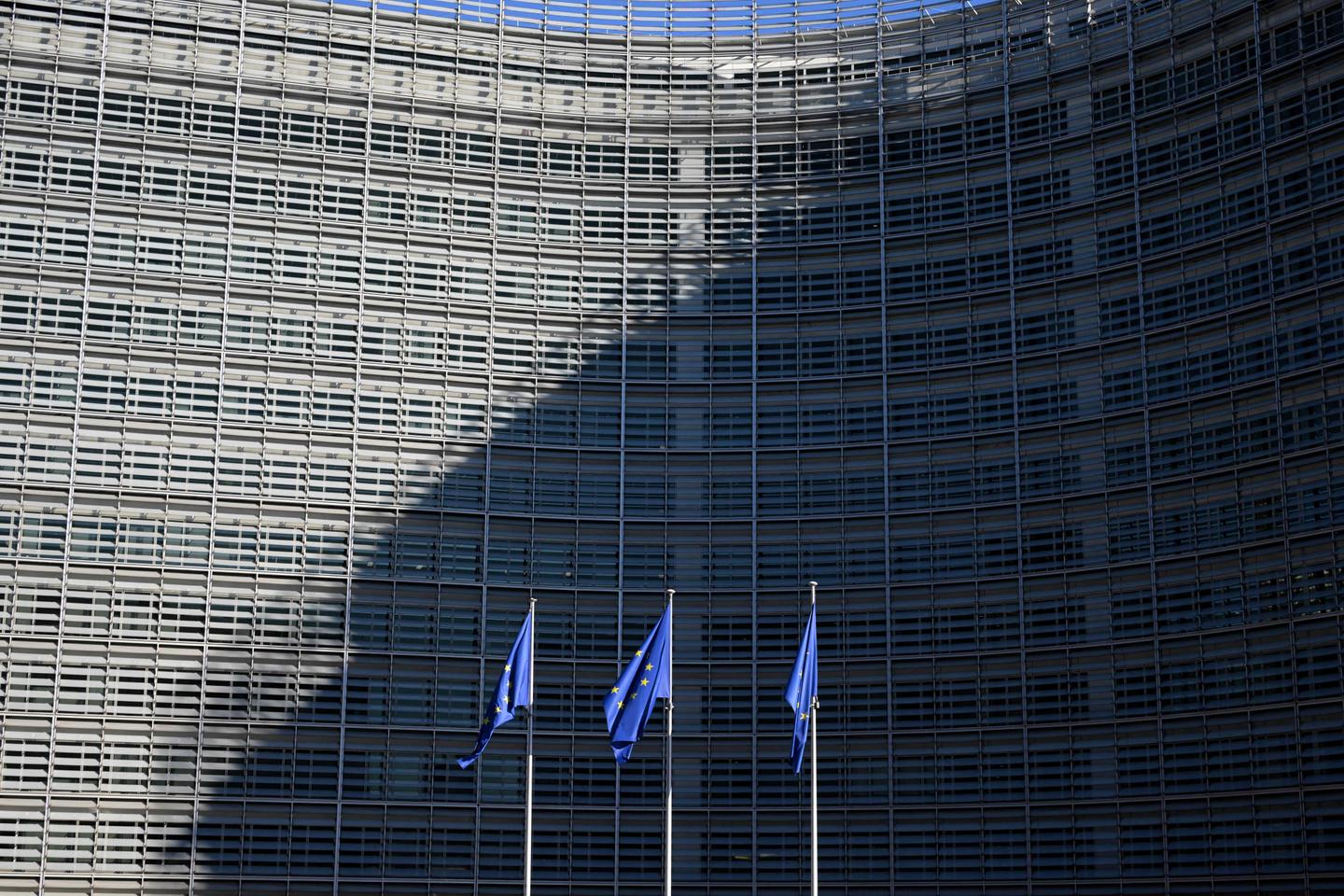 France gets the European Commission to postpone tariffs on American bourbon