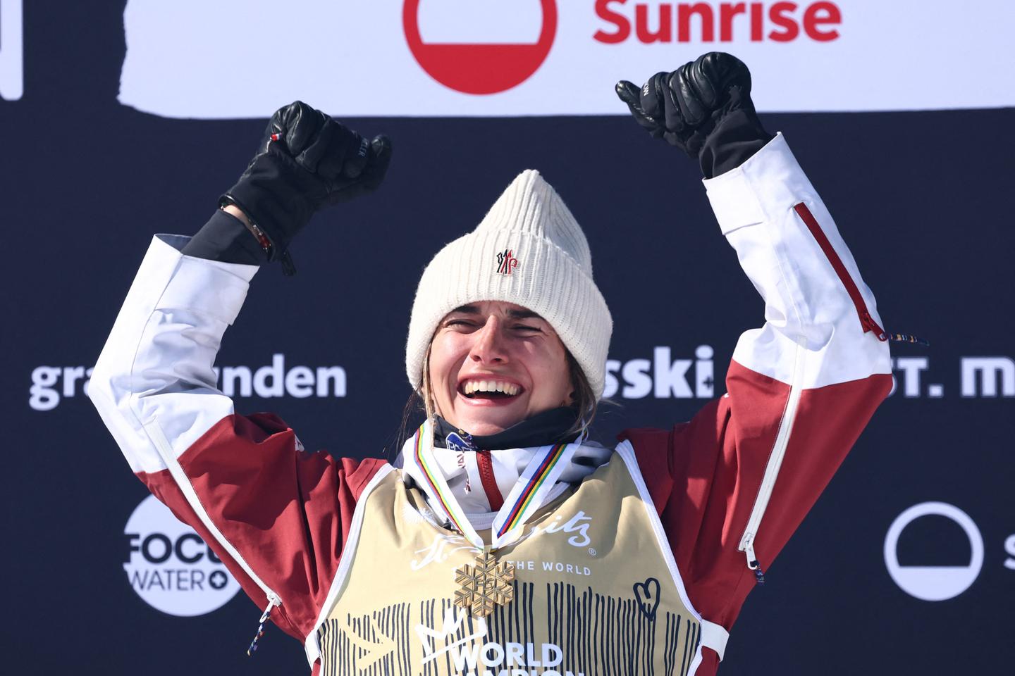 Perrine Laffont de retour au sommet, à nouveau sacrée championne du monde de ski de bosses
