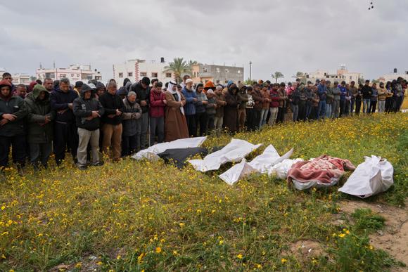 Des funérailles à Khan Younès, dans le sud de la bande de Gaza, le 20 mars 2025.