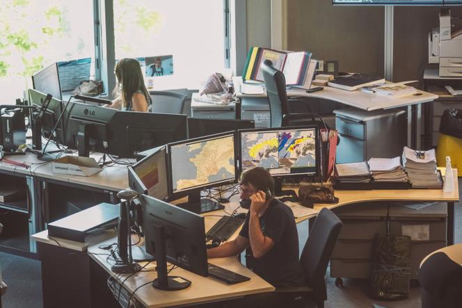 Salle de prévisions Météo-France, à Toulouse, en mai 2022.