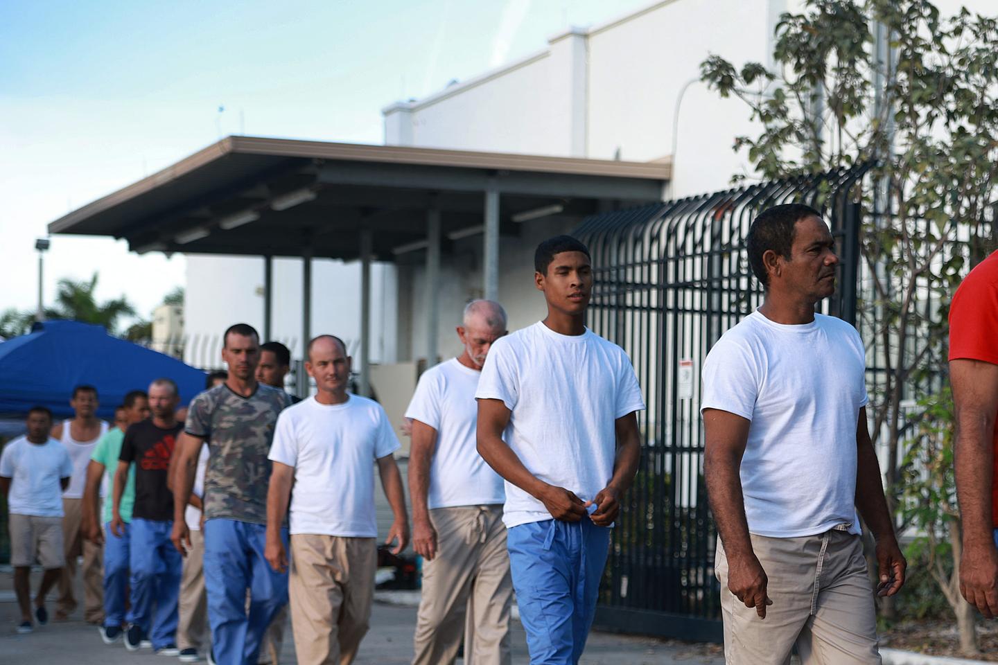 US: Trump administration revokes legal migrant status for 500,000 people