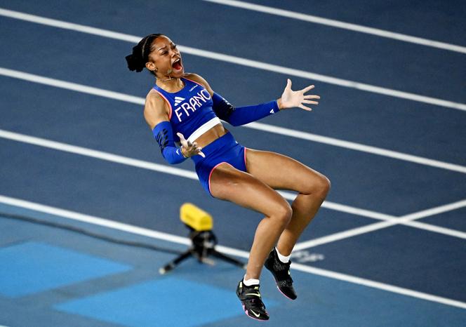 Marie-Julie Bonnin, lors du concours de saut à la perche des Mondiaux d’athlétisme en salle de Nankin (Chine), le 22 mars 2025.