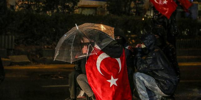 Vast crowds in Istanbul in support of arrested mayor for the fourth night of protests