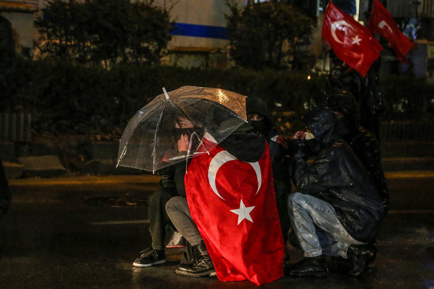 Vast crowds in Istanbul in support of arrested mayor for the fourth night of protests
